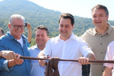 Governador inaugura ponte e confirma parceria com administração de Guaratuba