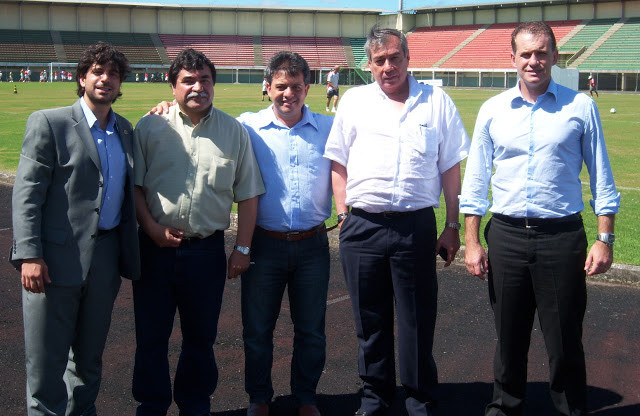 Visita do COL - Comitê Local - no dia 19/01/2012 para vistoriar o Gigante e liberar as partidas. 