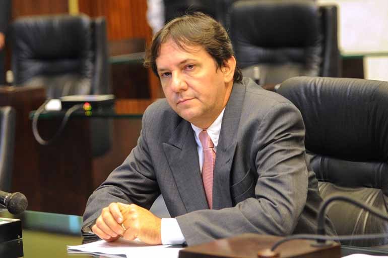 Chico Brasileiro concorreu com outros cinco candidatos e ficou com 56,35% dos votos válidos