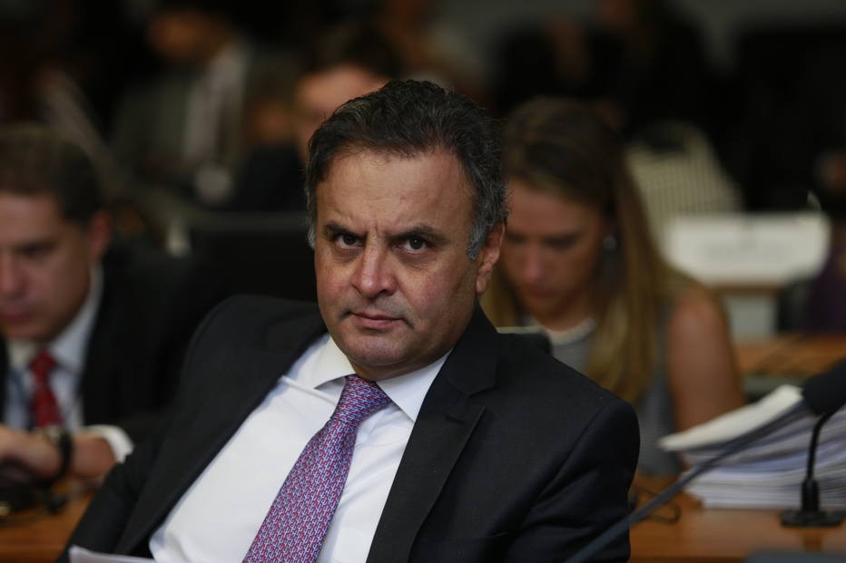 Aécio Neves tenta anular afastamento de cargo de senador