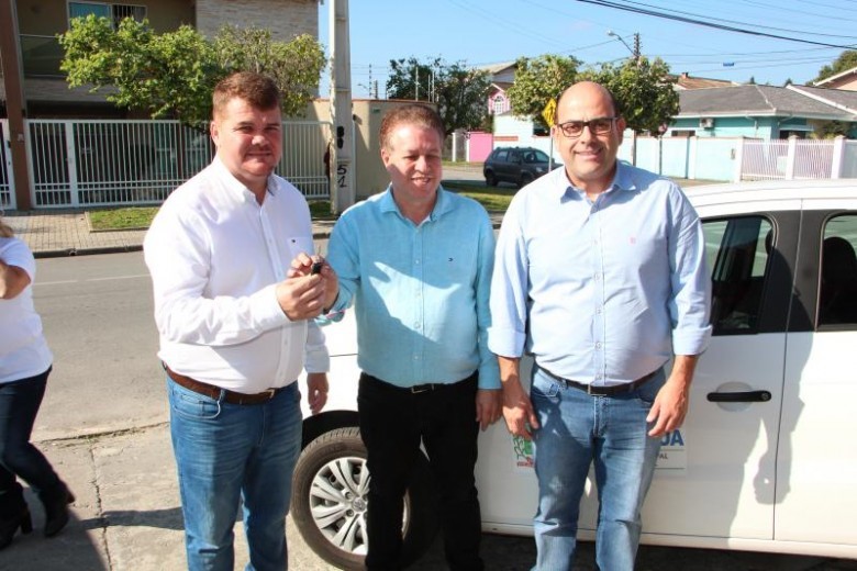 Local conta com inúmeras salas, pátio, espaço para estacionamento, auditório, elevador e rampas para acessibilidade