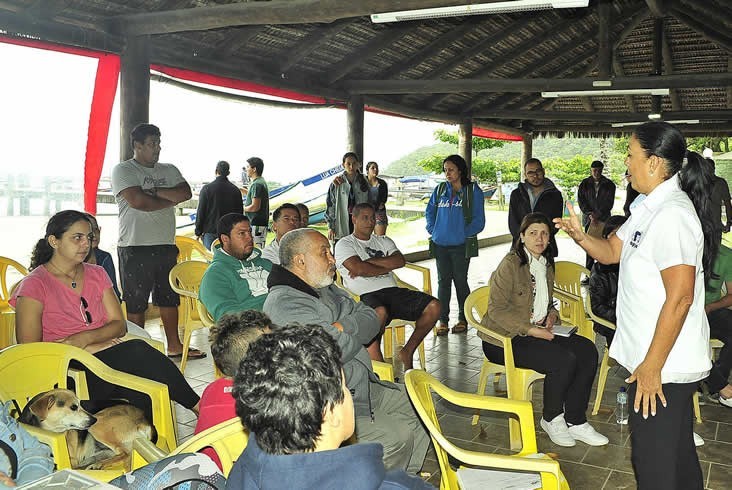 Ao todo, dez comunidades ilhadas do litoral paranaense também receberão obras de reforma ou construção.
