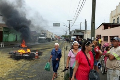 Após manifestação popular Prefeito de Paranaguá anuncia que o Exército foi solicitado para ação de combate à dengue