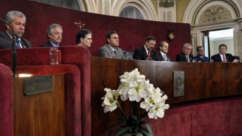 Atual e ex-vereadores de Curitiba terão que devolver recursos