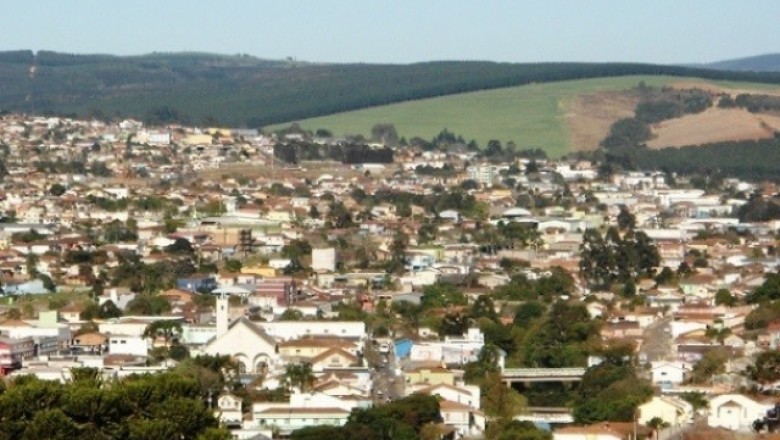 Prefeitos de Jaguaria&iacute;va em 2007 devem restituir remunera&ccedil;&atilde;o indevida