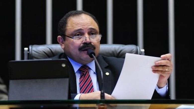 Decisão do presidente interino da Câmara de anular impeachment chega ao Senado