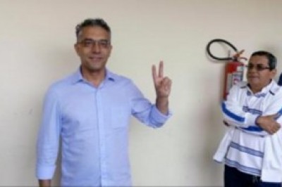 Candidato Professor Jozelito votou no Colégio Costa Silva