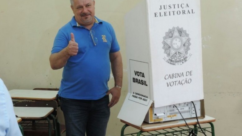 Candidato Ricardo na hora do voto