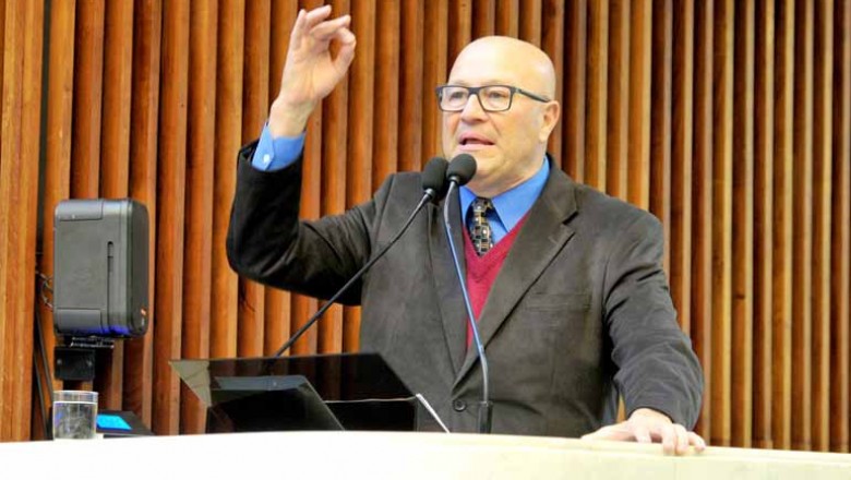 Governo suspende tramita&ccedil;&atilde;o de texto que revoga data-base