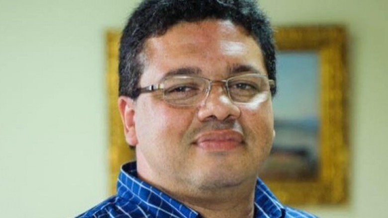 Juliano Elias pede exoneração do cargo