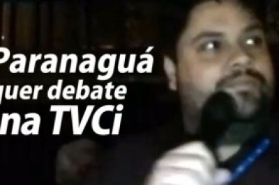 Manifestação na frente da TVCI reúne cidadãos que pediam por debate na TV