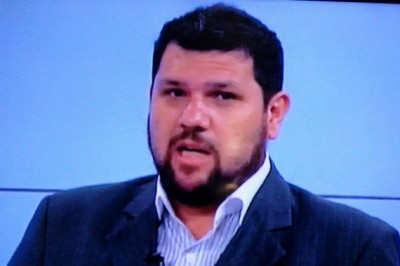 Oswaldo Eustáquio faz texto com afirmações homofóbicas