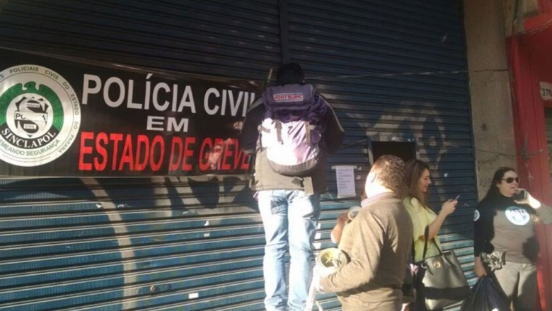 Policiais civis fazem um dia de paralisação contra Richa