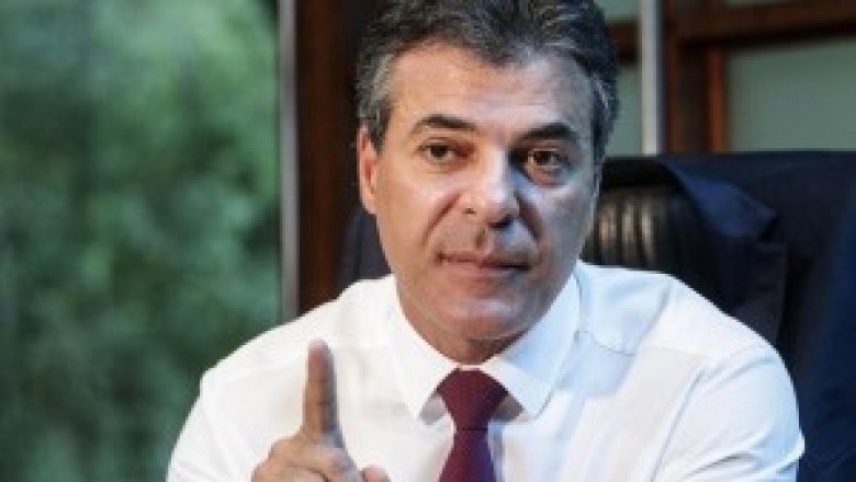 Governo diz que vai descontar os dias parados dos professores a partir de segunda