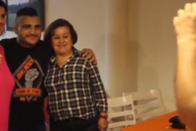 John Lineker participa de noite de autógrafos no Restaurante A'Bonbonne - Vídeo