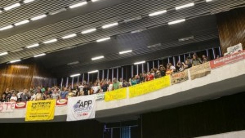 Veja como votaram os deputados na suspensão do reajuste dos servidores