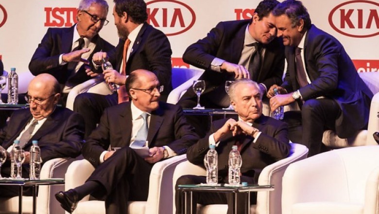 Com Temer, tucanos e famosos, Moro recebe prêmio e defende Judiciário