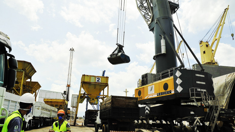 Movimentação de cargas em Antonina cresce 54% em 2016