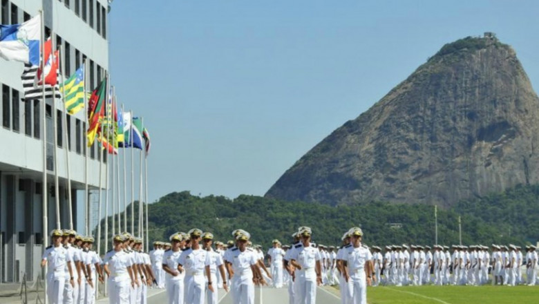 Marinha abre seleção com 650 vagas e salários de até r$ 2,9 mil