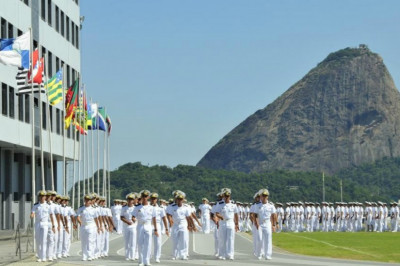 Marinha abre seleção com 650 vagas e salários de até r$ 2,9 mil