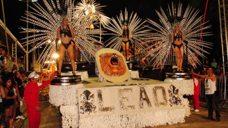 Carnaval 2017 não terá novo repasse de verbas às escolas de samba