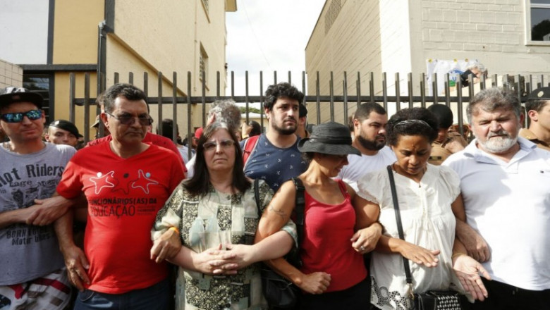 Professores ocupam a Seed; Governo já pediu reintegração de posse