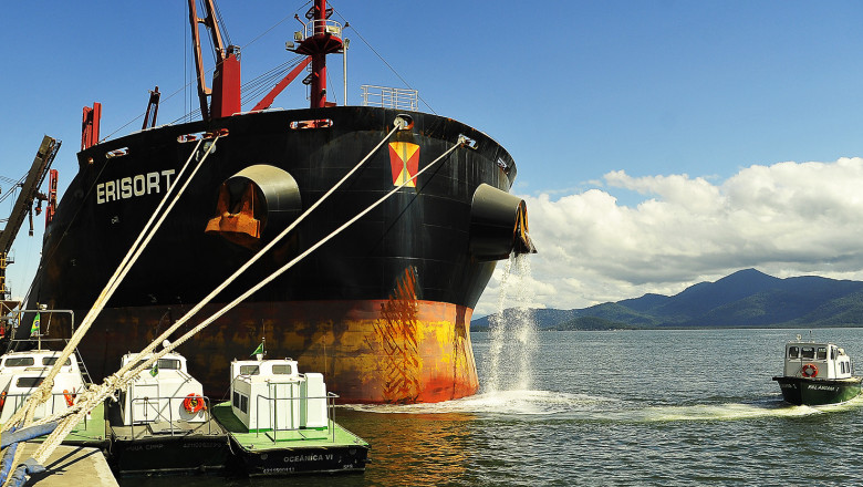 Porto de Paranaguá monitora a água de lastro de 80% dos navios