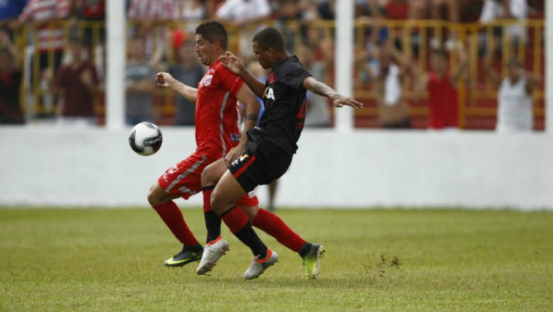 Leão da Estradinha estreia no Paranaense com empate
