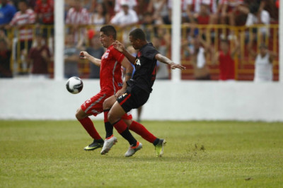 Leão da Estradinha estreia no Paranaense com empate