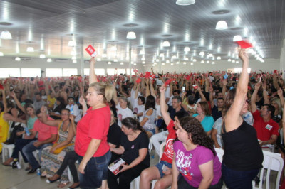 Professores Estaduais decidem entrar em greve a partir do dia 15 de março