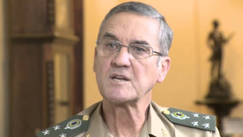 Chefe das For&ccedil;as Armadas v&ecirc; Brasil &agrave; deriva