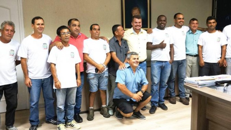Servidores reivindicam por melhorias no bairro durante encontro com prefeito