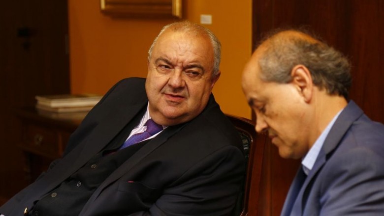 Greca protocola denúncia no TCE contra Fruet