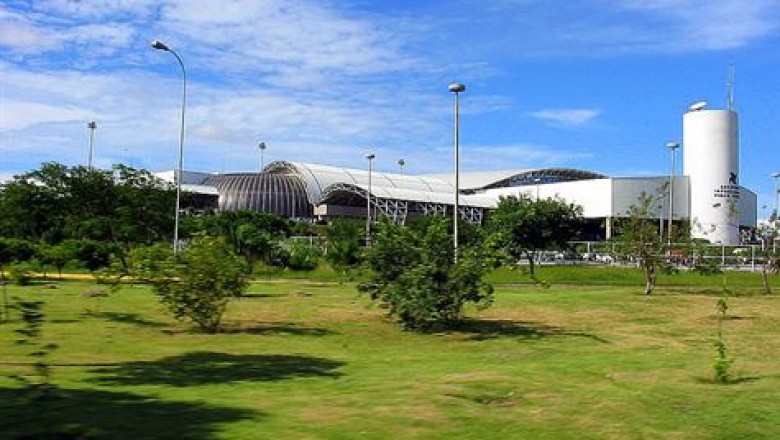 Grupos estrangeiros arrematam aeroportos; governo arrecada R$ 3,7 bilhões