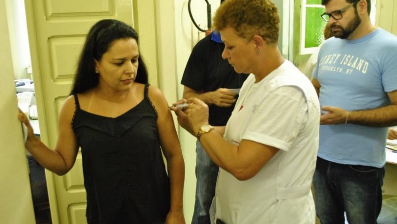 Equipes itinerantes vão realizar vacinação à noite em Paranaguá