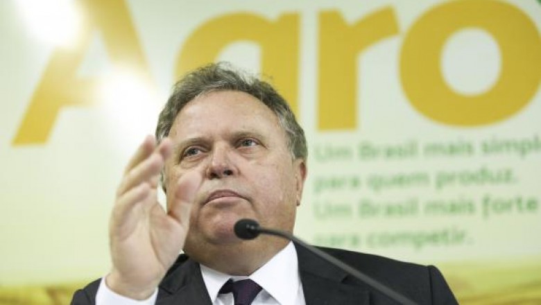 Ministro defende carne brasileira; técnicos se reúnem para avaliar medidas