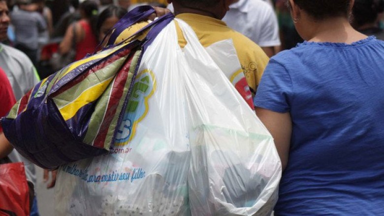 Recessão da era Temer faz varejo acumular queda de 5,9% em 12 meses