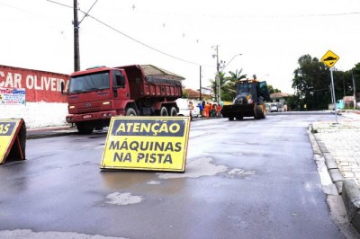 Lombadas começam a ser instaladas na Avenida Belmiro