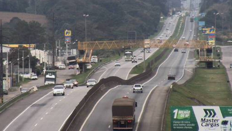 Movimento nas estradas começa a aumentar na volta de feriado; saiba qual é o horário de pico