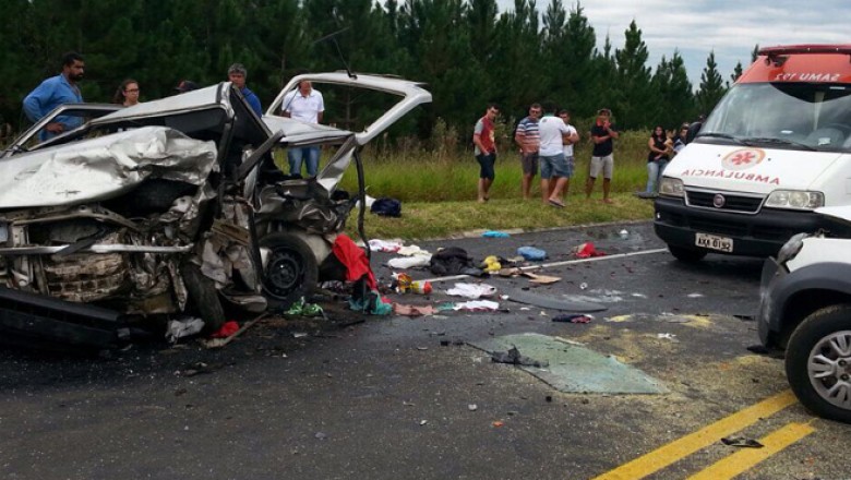 Batida entre três carros deixa cinco mortos e dois feridos em rodovia paranaense; casal era de Curitiba