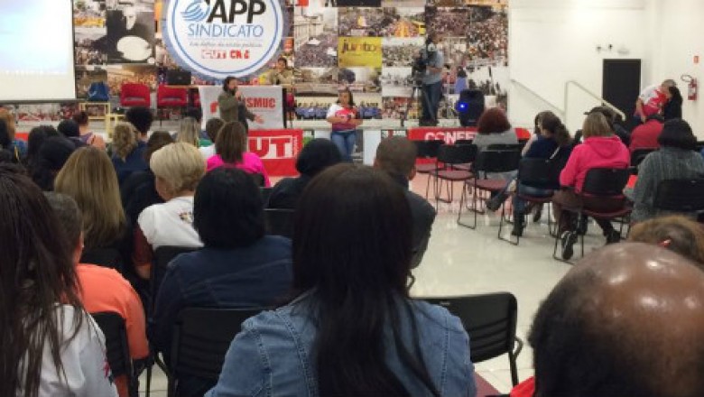 Servidores de Curitiba adiam greve e convocam assembleia com demais categorias para definir paralisação