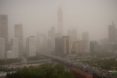 Tempestade de areia atinge Pequim e preocupa autoridades