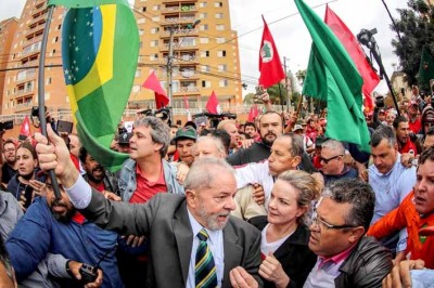 Defesa de Lula vê 'perseguição política' em interrogatório de Moro