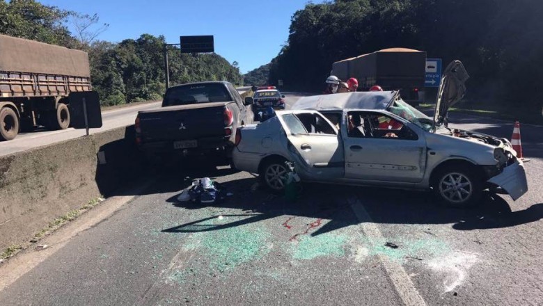 Grave acidente deixa 4 feridos na BR-277