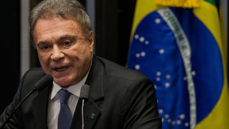 Senadores Álvaro Dias e Romário acertam filiação ao 'Podemos'