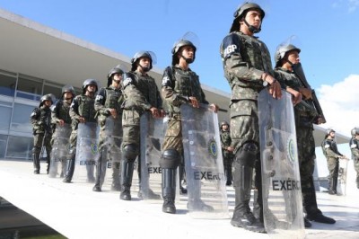 Forças Armadas começam a deixar Esplanada dos Ministérios