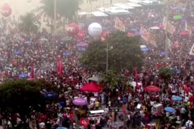 'Fora Temer' e 'Diretas Já' reúnem milhares de pessoas em manifestação no Rio de Janeiro