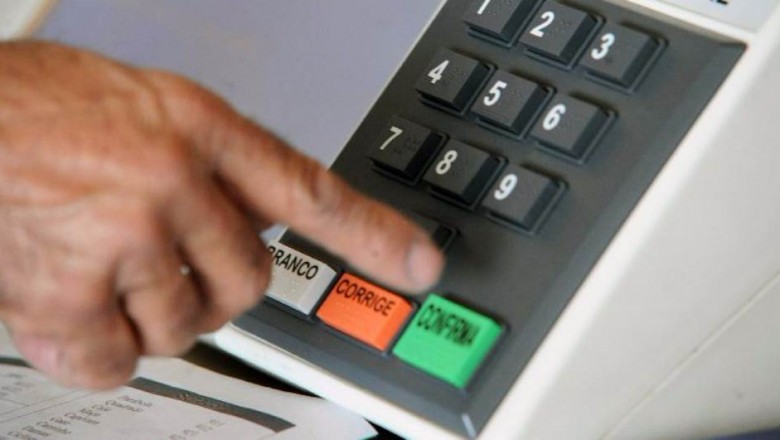 Dois municípios paranaenses voltam às urnas neste domingo
