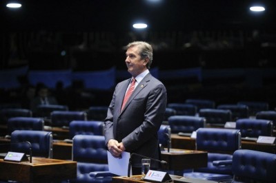 Empresas de deputados e senadores devem 372 milhões de reais ao INSS