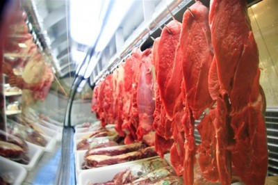 EUA suspendem importações de carne bovina brasileira